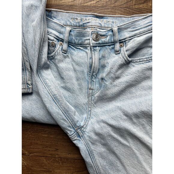 American Eagle Womens 0R Light Wash High-Rise Relaxed Thigh 90's Straight Jean - Picture 8 of 16